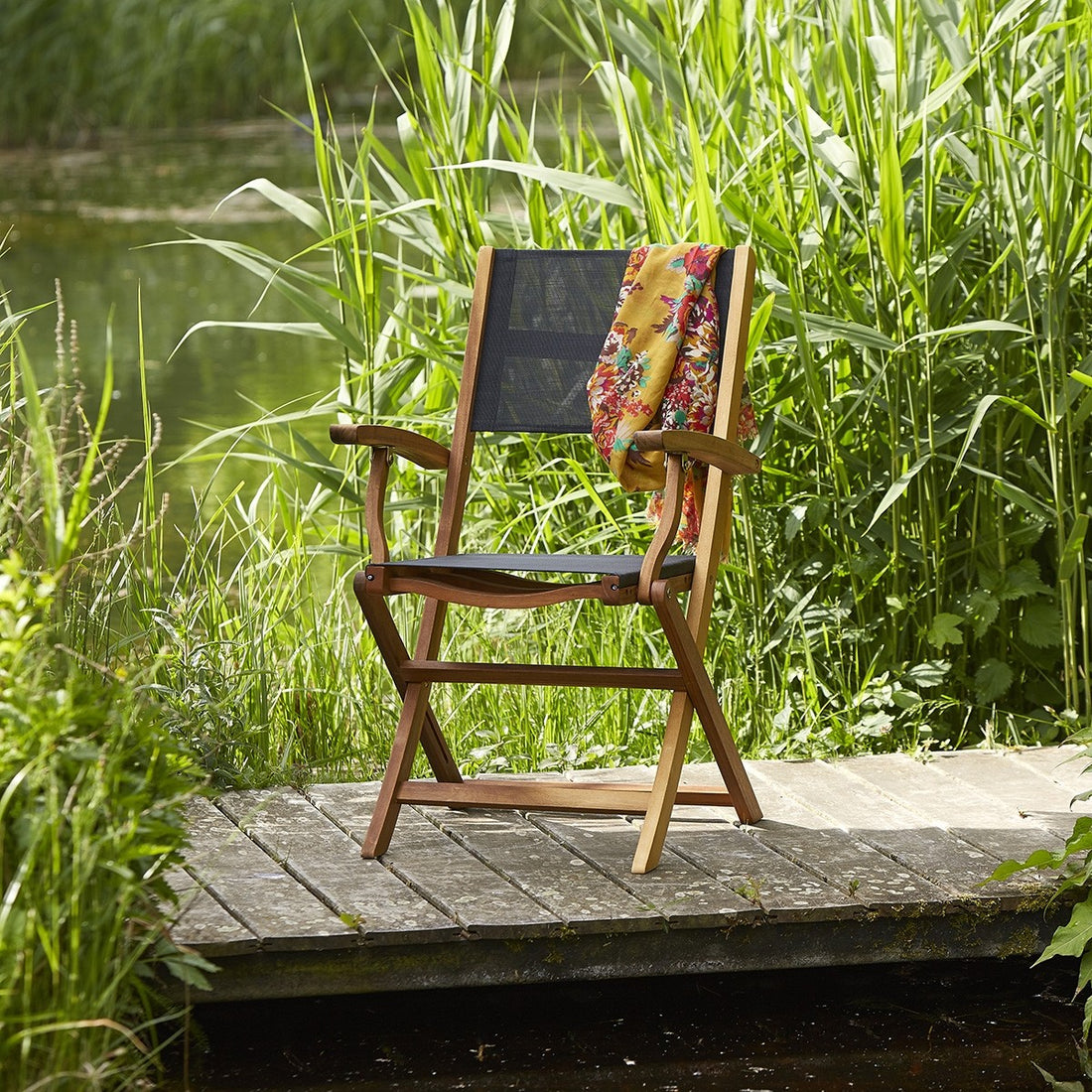 HANOÏ - Fauteuil de jardin en acacia massif FSC® et textilène noir