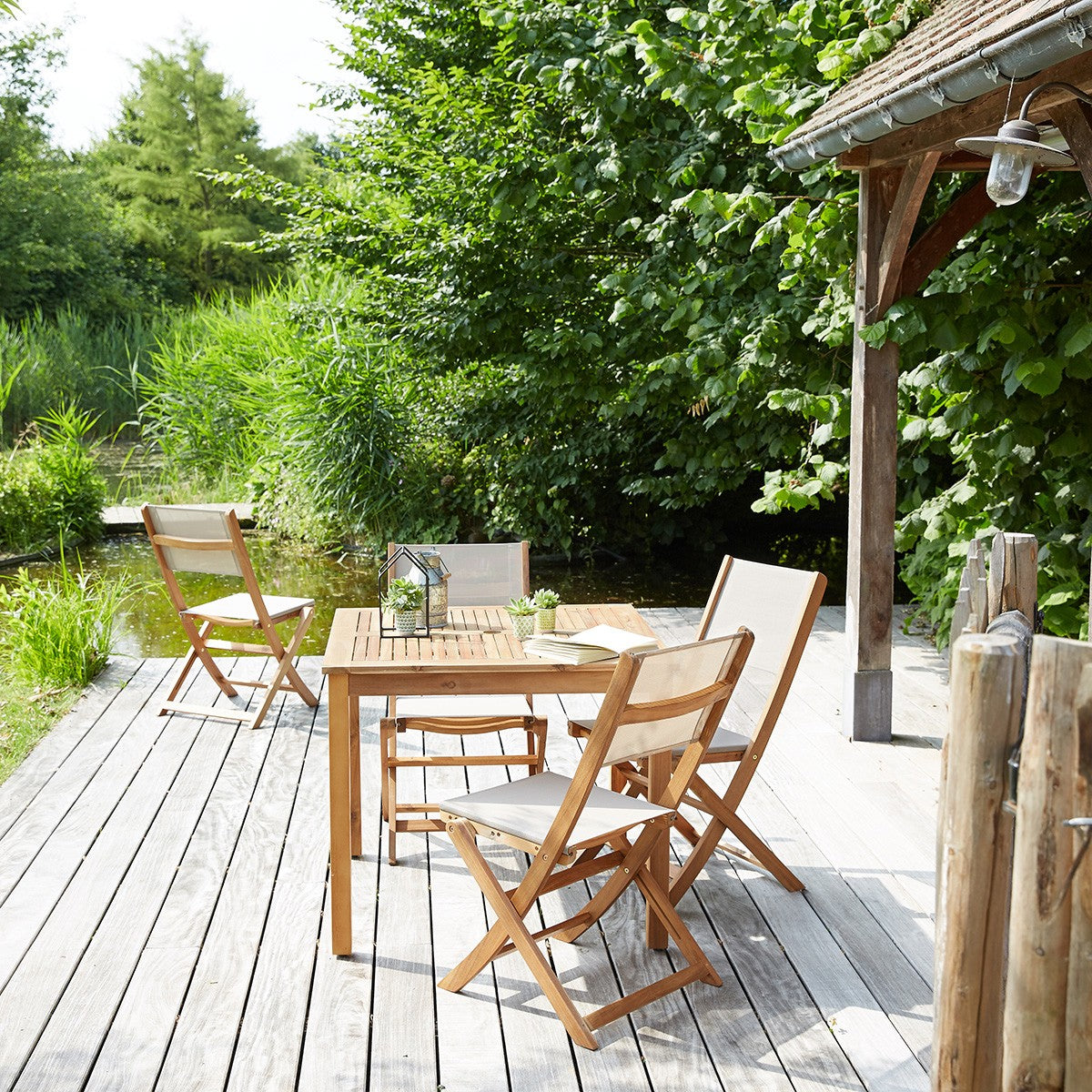 HANOÏ - Table de jardin en acacia massif FSC® carrée 4 pers.
