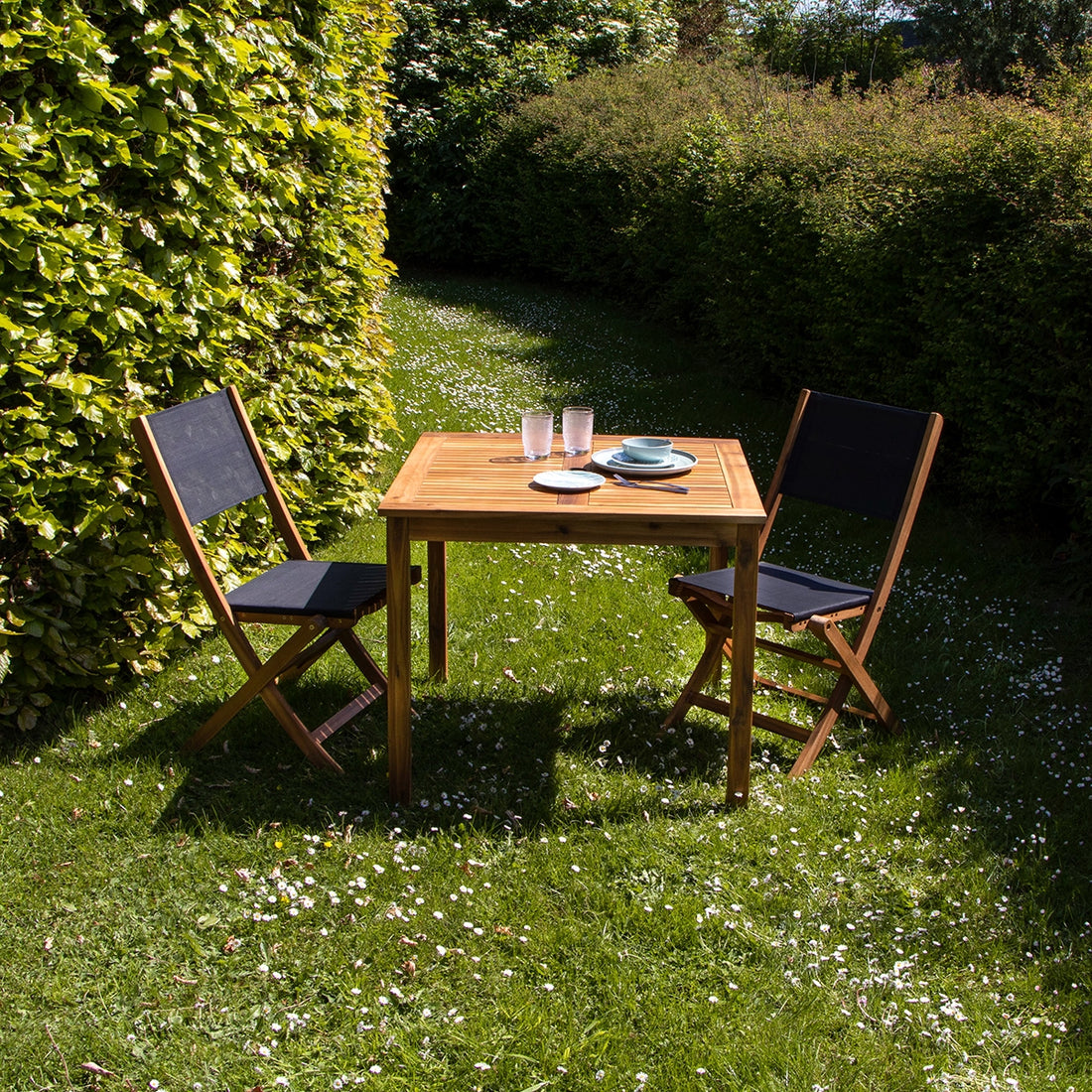 HANOÏ - Salon de jardin en acacia massif FSC® et textilène noir 2 pers.