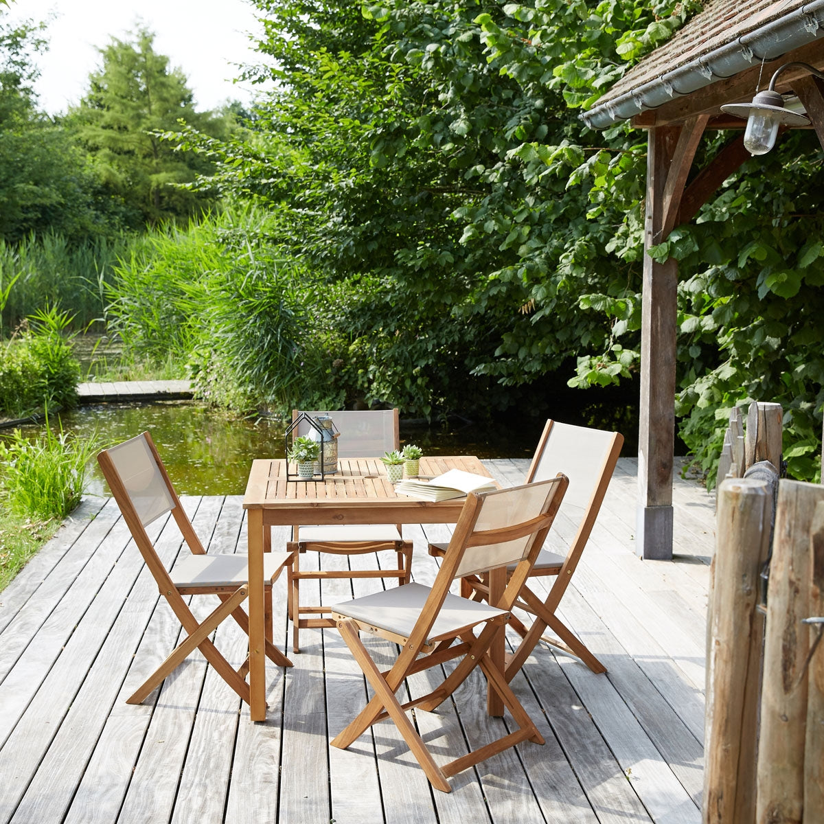 HANOÏ - Salon de jardin en acacia massif FSC® et textilène gris 4 pers.