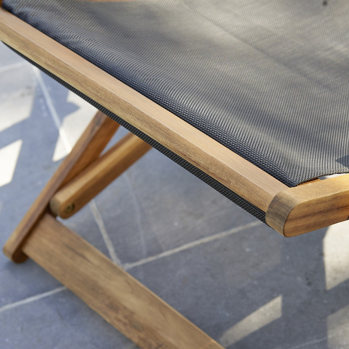 HANOÏ - Transat en acacia massif et textilène noir (lot de 2)