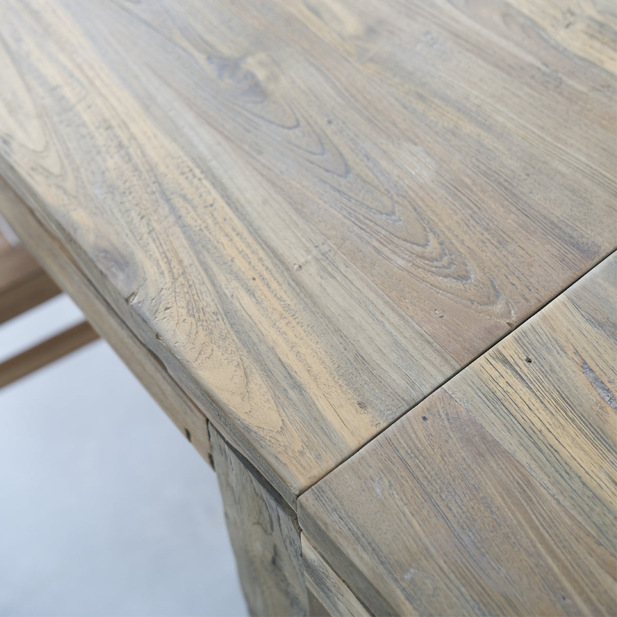 CARGO - Table en teck massif recyclé extensible 10 pers.