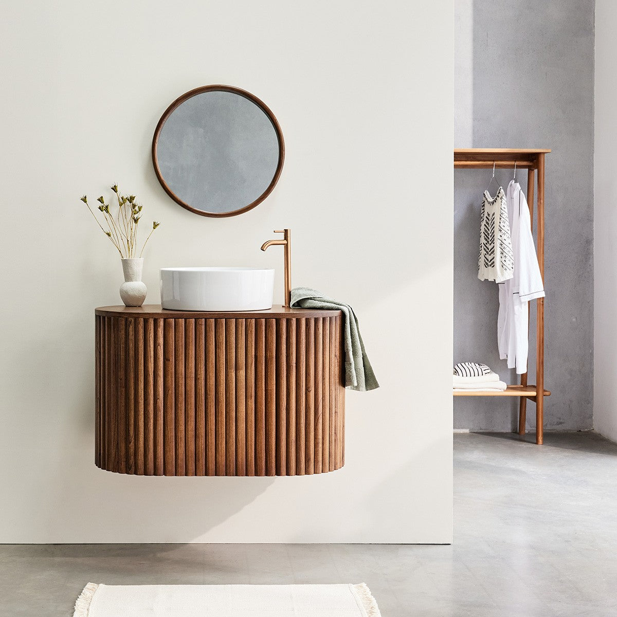 TRINIDAD - Miroir en mindi massif finition noyer rond Ø50 cm