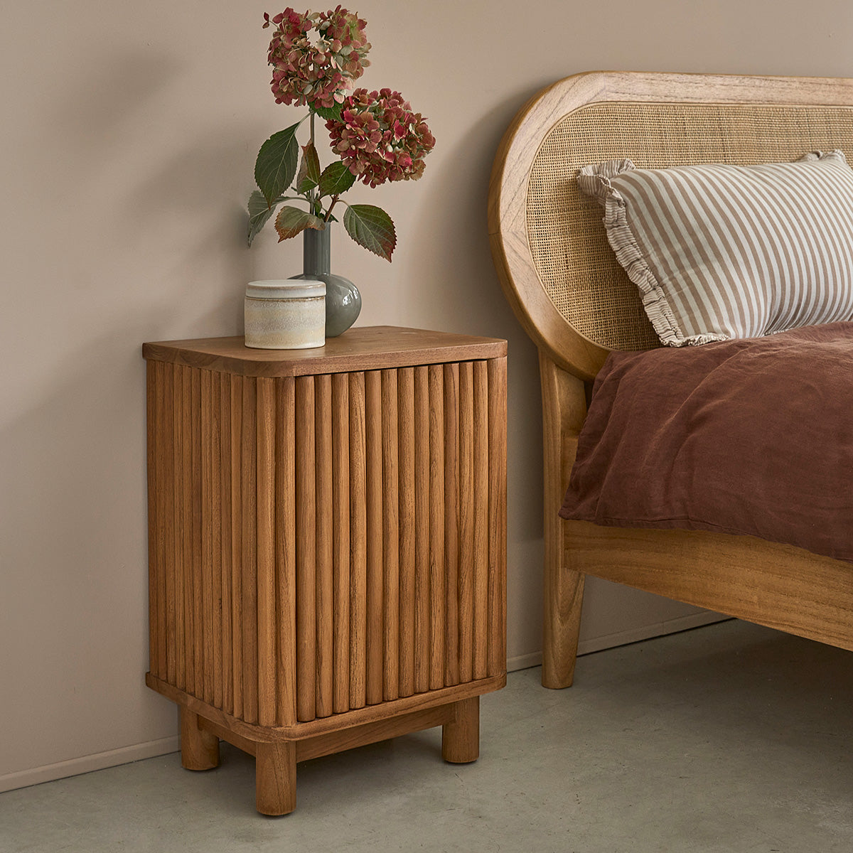COLINE - Table de chevet en bois de teck
