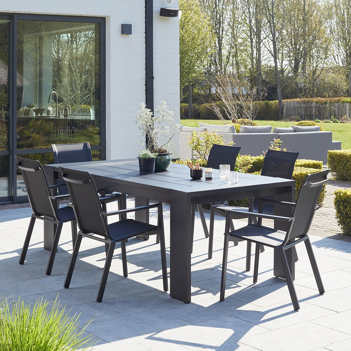 5015A-salon_de_jardin_en_aluminium_et_textilene_noir_6_pers-01.jpg