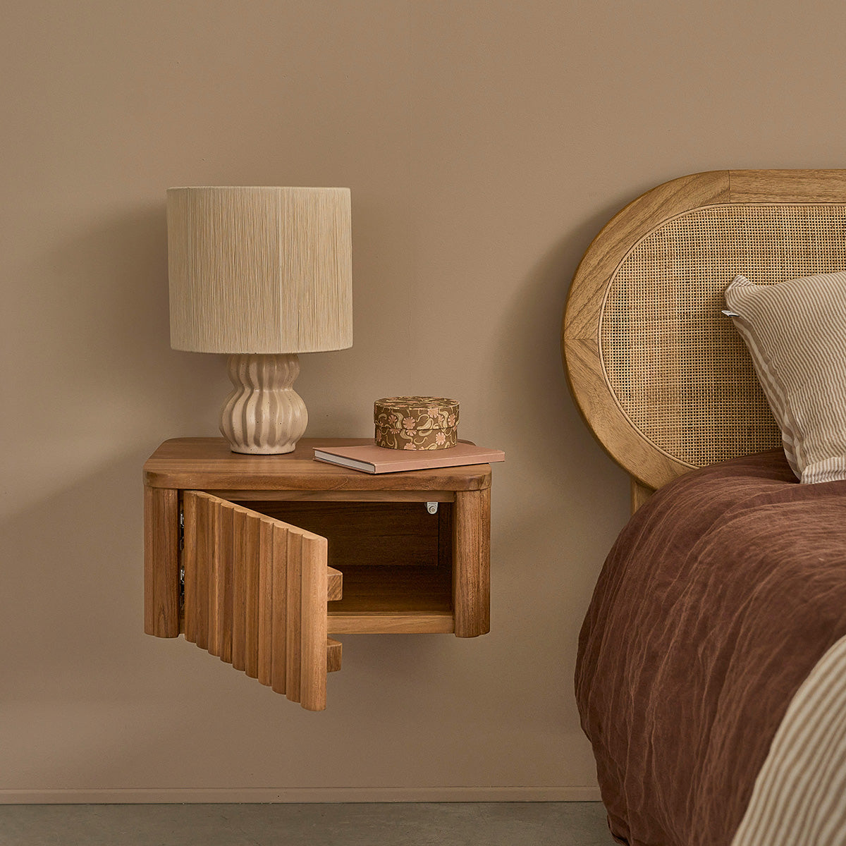 BELIZE - Table de chevet suspendue en bois de teck 45 cm