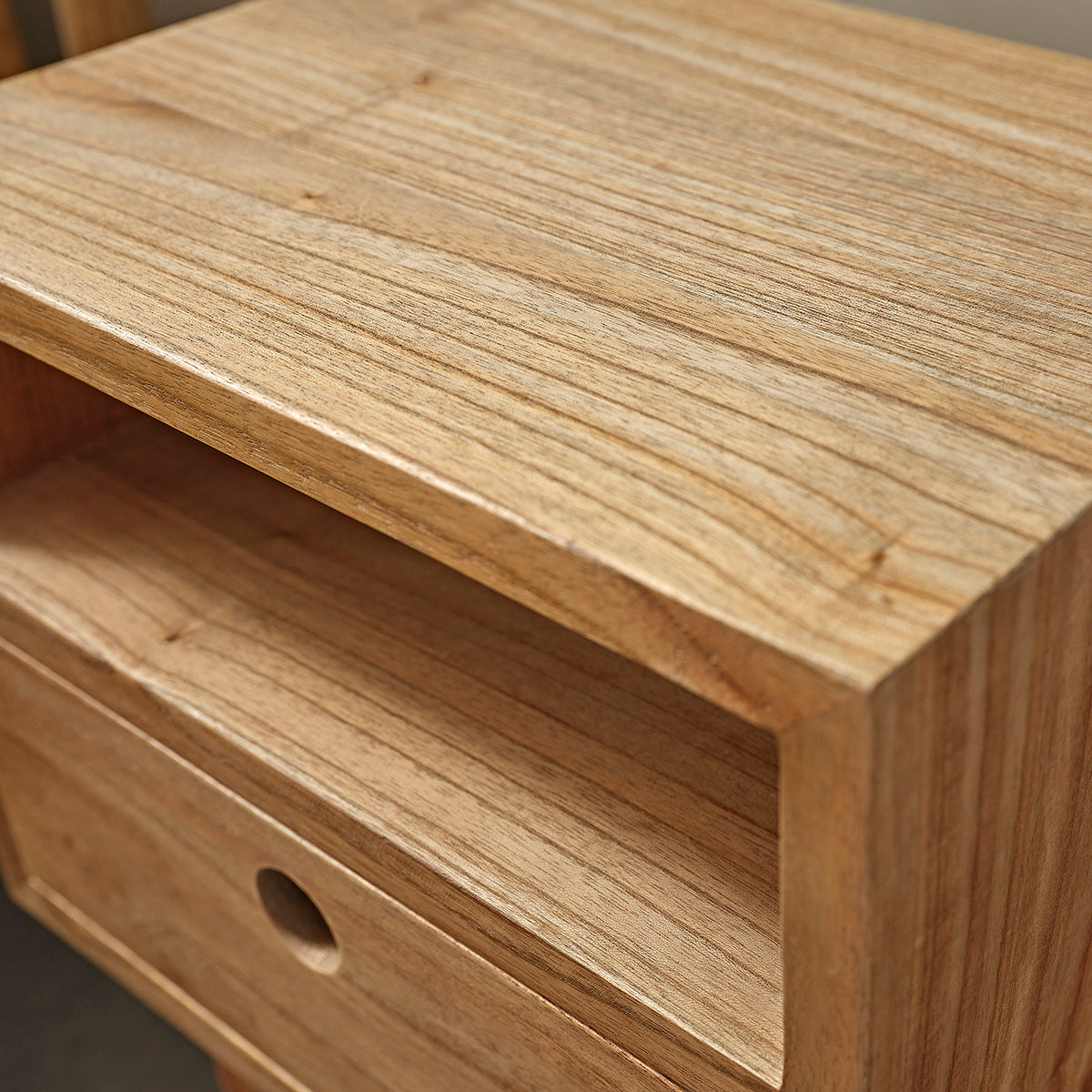 ESMEE - Table de chevet en mindi massif 65 cm