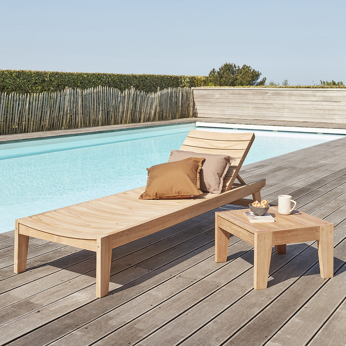 JAYA - Ensemble bain de soleil et table basse en teck massif