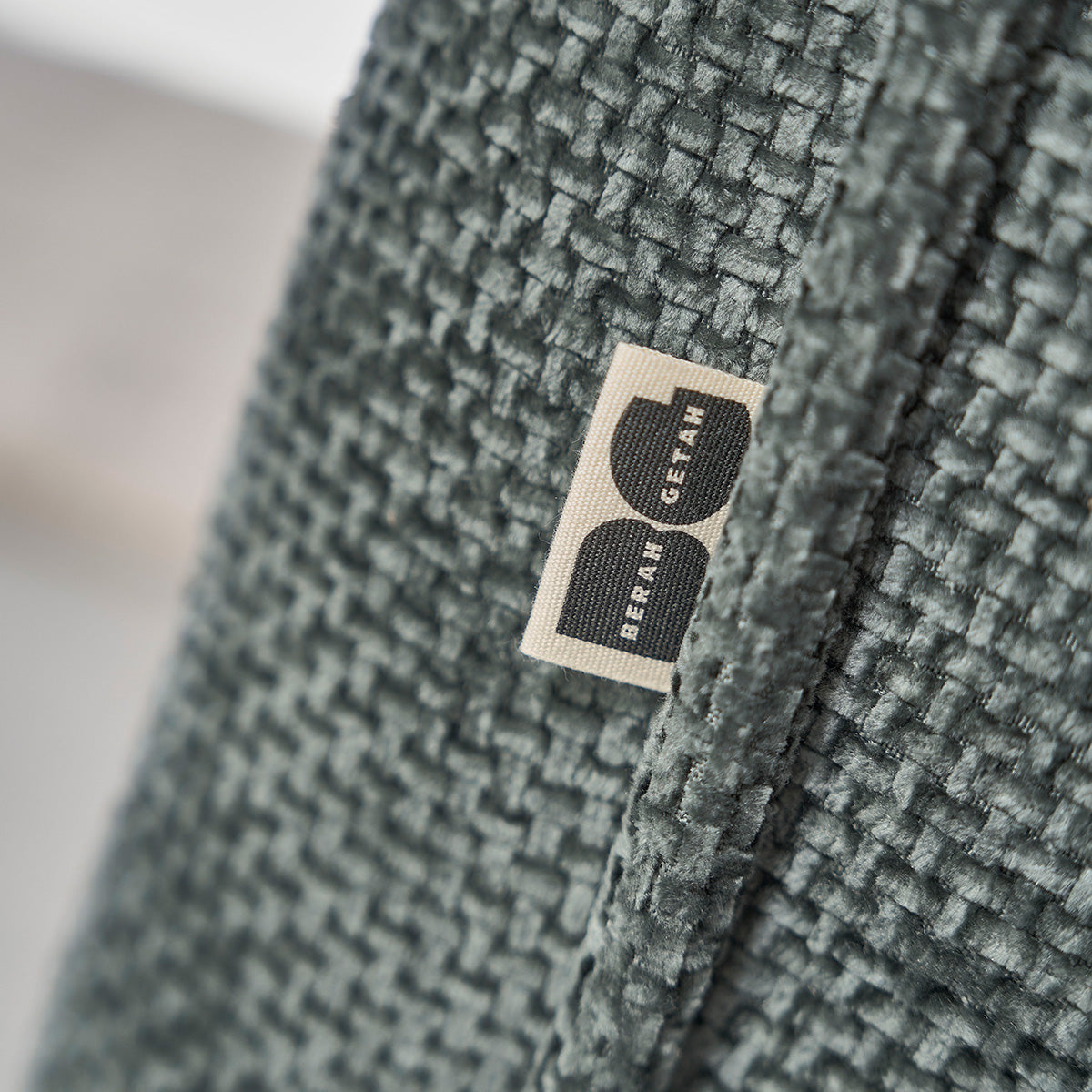 HECTOR - Canapé droit 3 places en velours tressé vert de gris