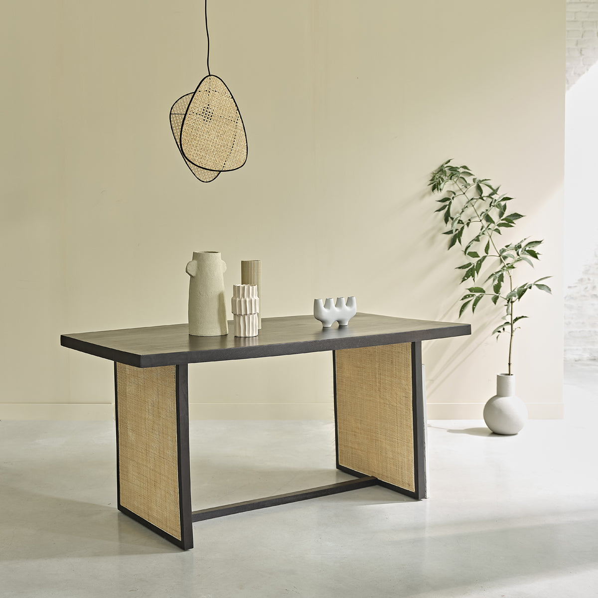 BLAISE - Table en manguier massif et cannage 6 pers.