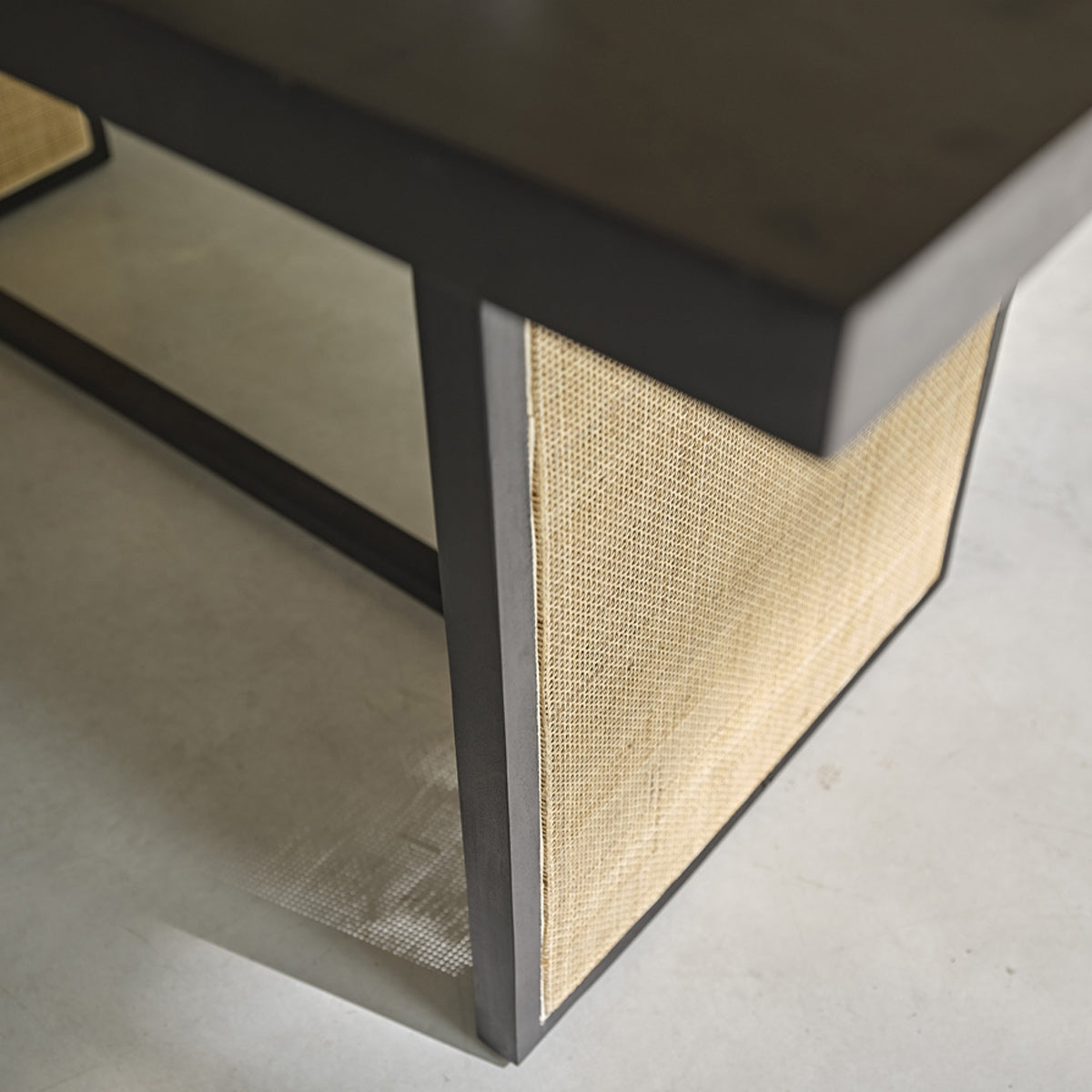 BLAISE - Table en manguier massif et cannage 6 pers.