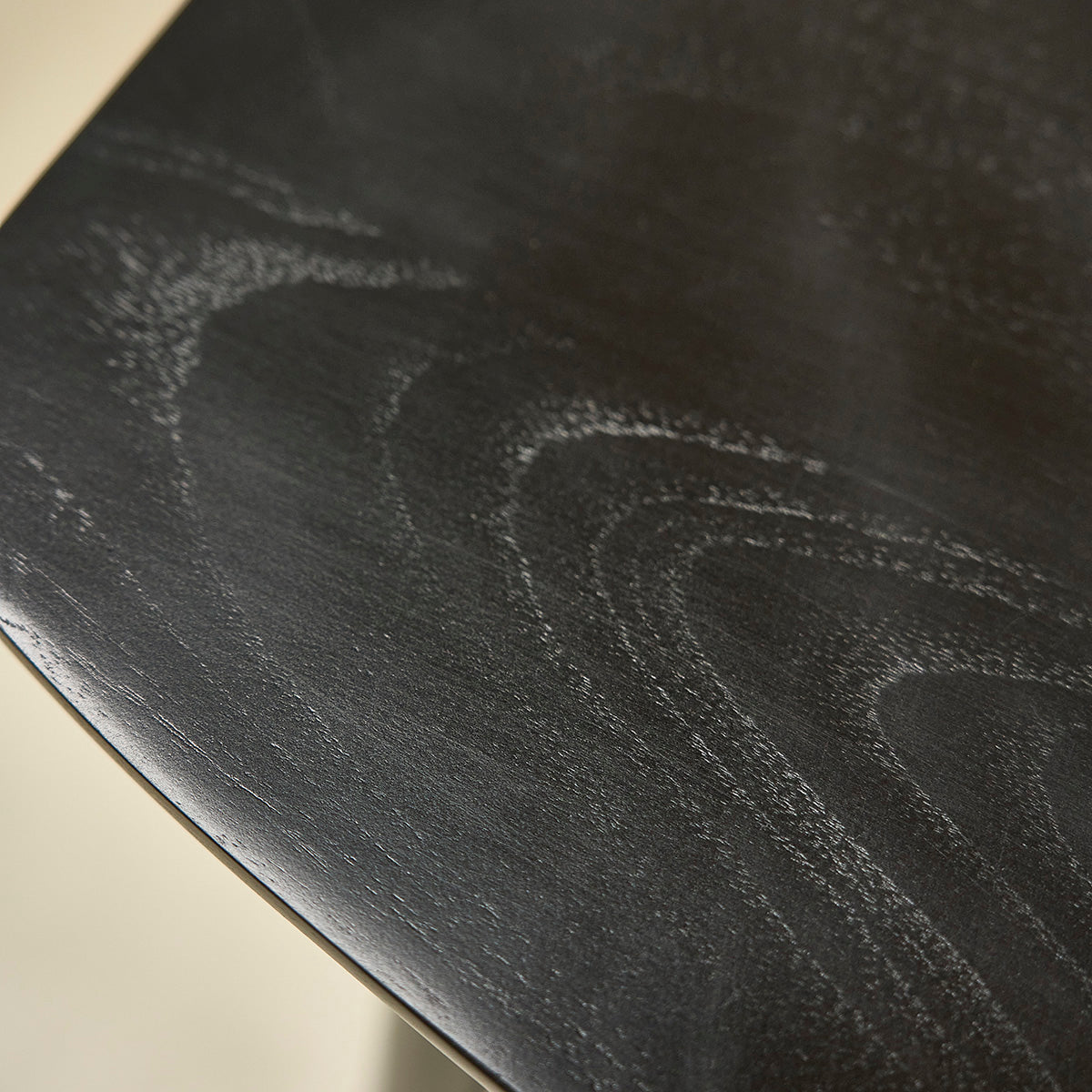 AMBRE - Lot de 2 tabourets en teck massif noir 65 cm