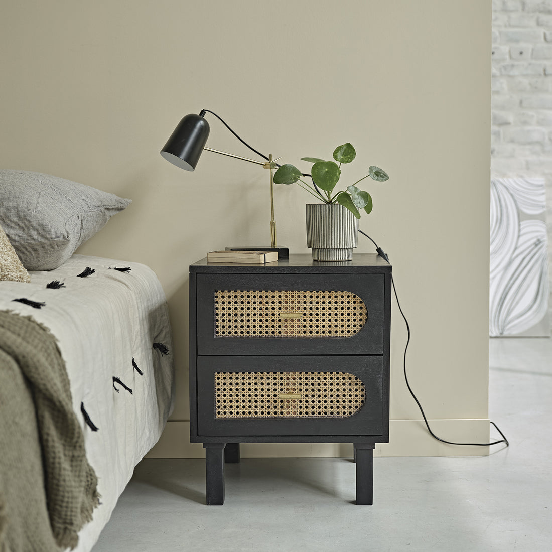 ZULMA - Table de chevet en manguier massif et cannage 45 cm