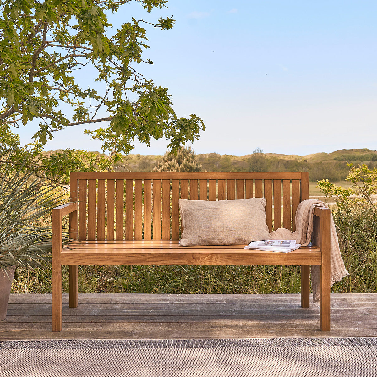 MALTE - Banc de jardin en teck massif 160 cm