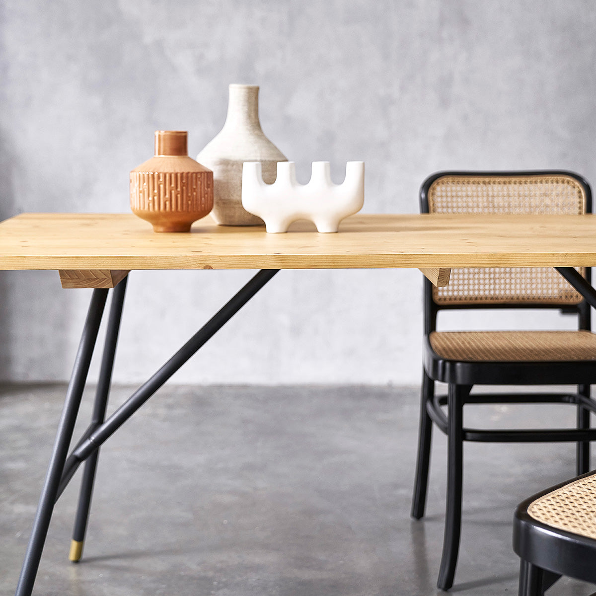 ROBIN - Table en pin massif et métal 6 pers.