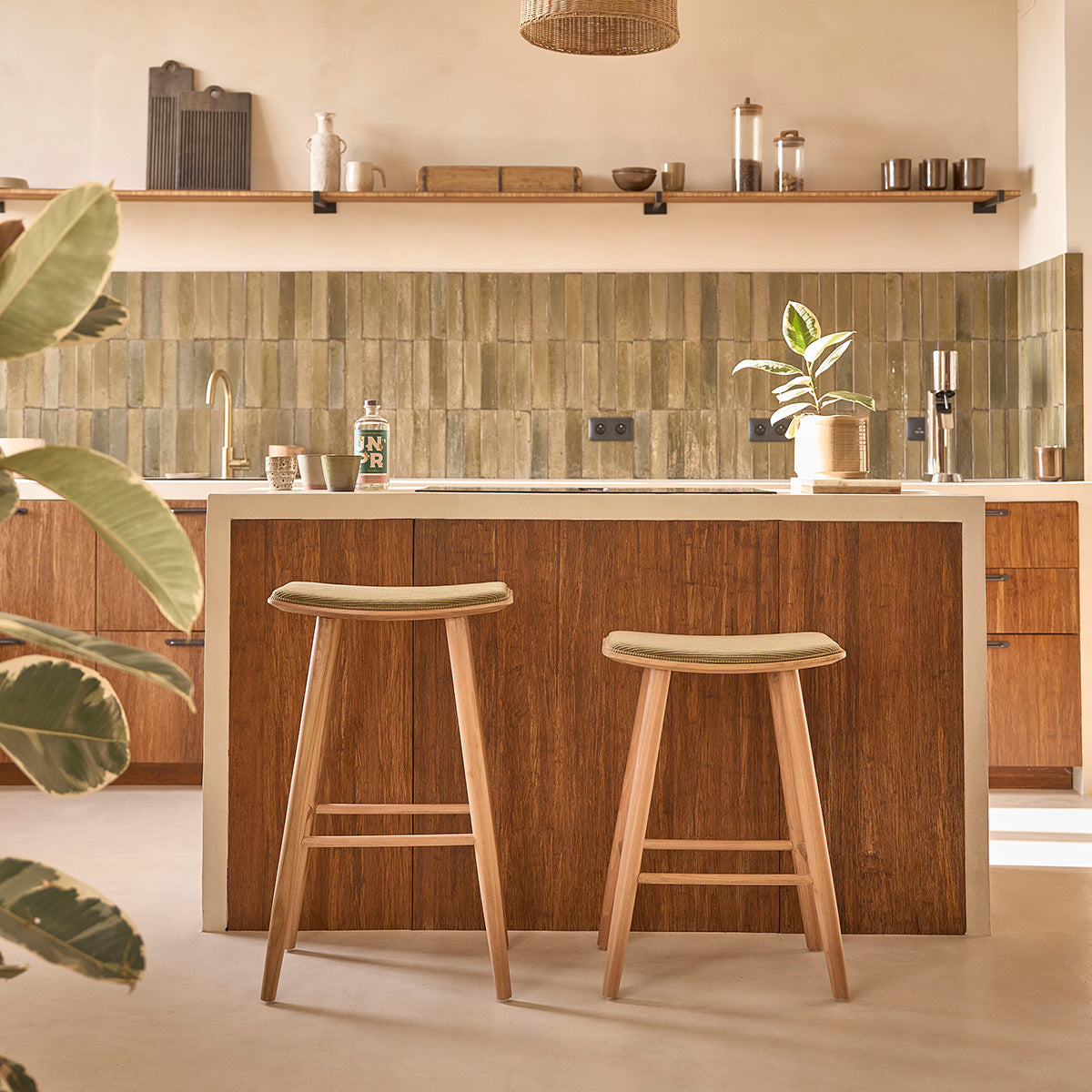 AMBRE - Lot de 2 tabourets en teck massif assise velours cotelé 75 cm