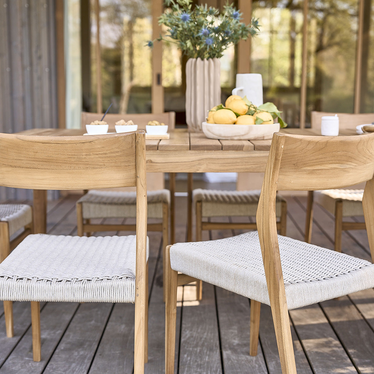 LIVIE - Salon de jardin en teck massif et cordage beige 8 pers.