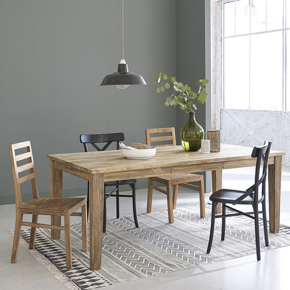 CARGO - Table en teck massif recyclé extensible 14 pers.