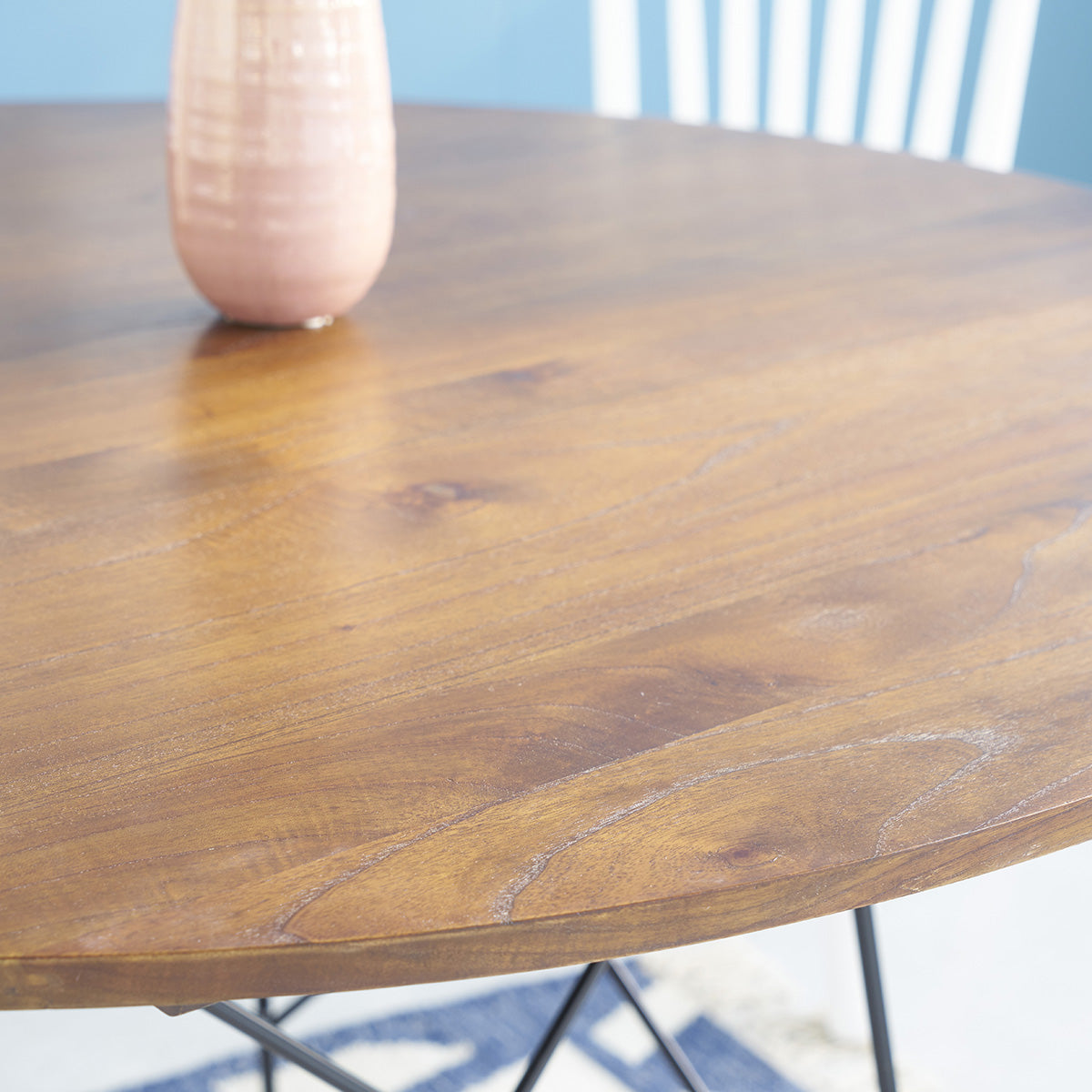 MILO - Table en mindi massif finition noyer 4 pers.