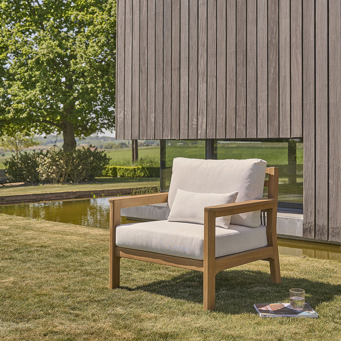 MAORA - Fauteuil de jardin en teck massif avec coussins
