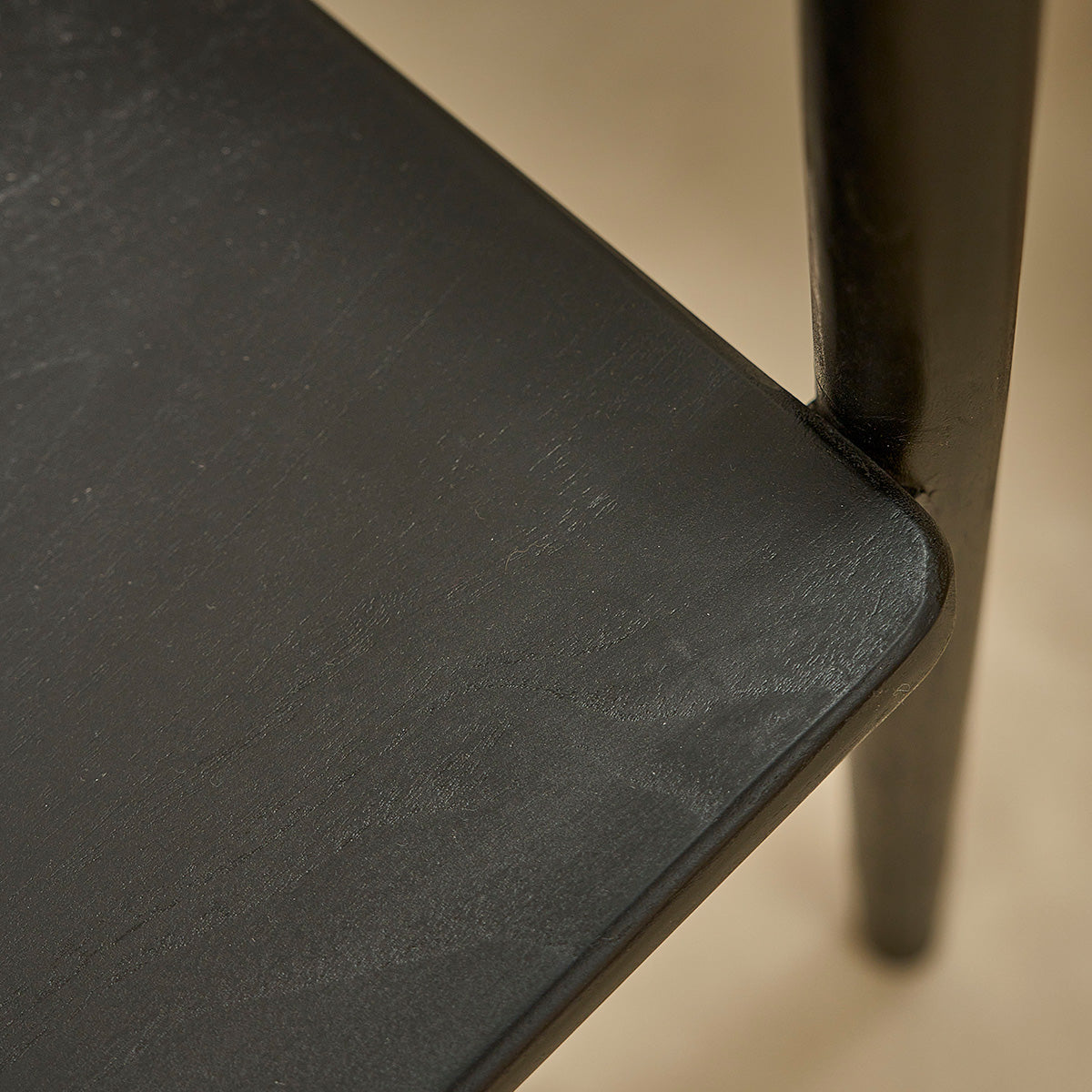 AMBRE - Chaise en teck massif noire