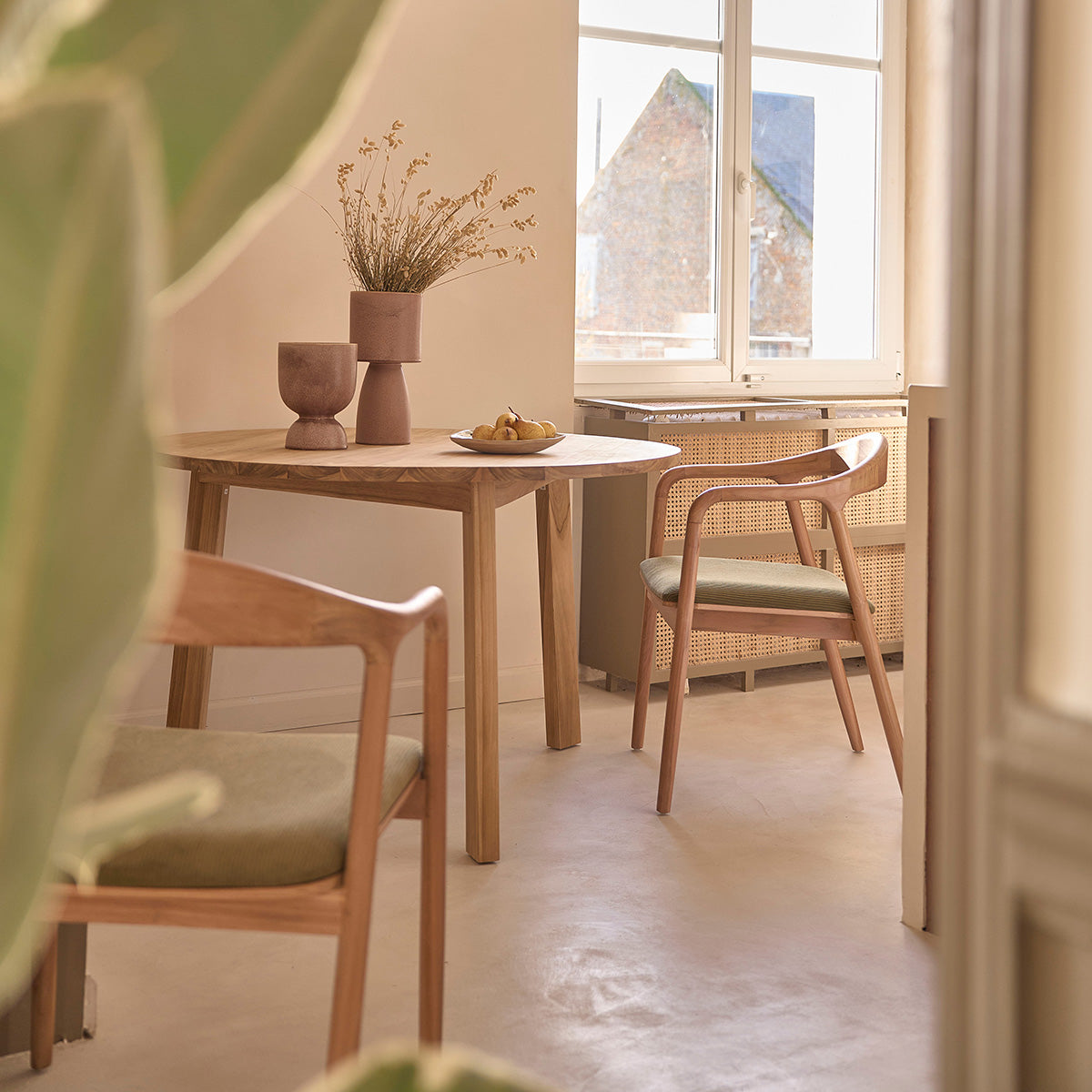 ALDO - Table en teck massif ronde 4 pers.