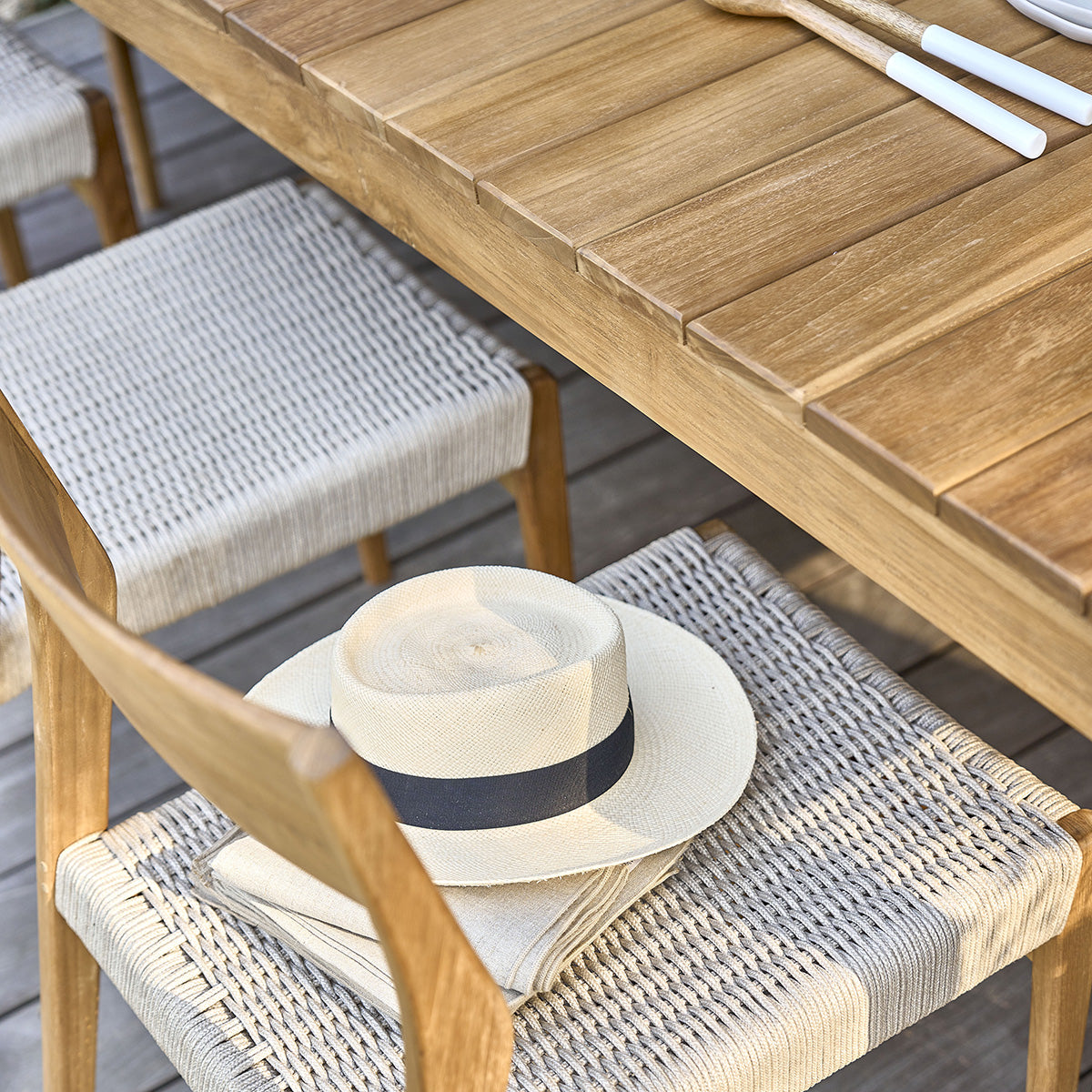 LIVIE - Salon de jardin en teck massif et cordage beige 8 pers.