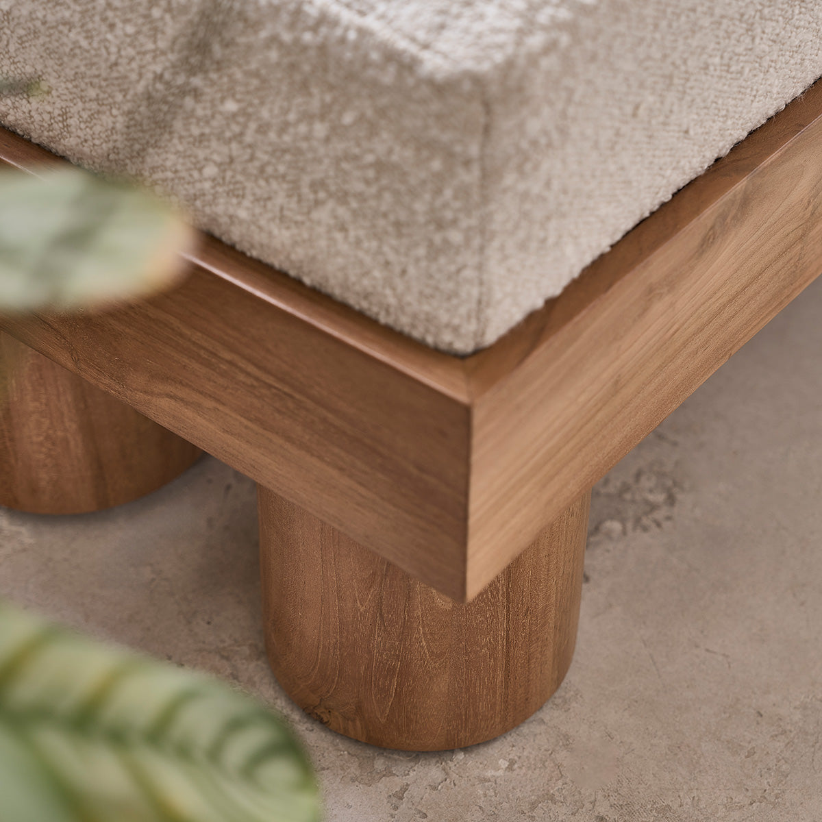 THÉODORE - Banc en teck massif et tissu bouclette 140 cm