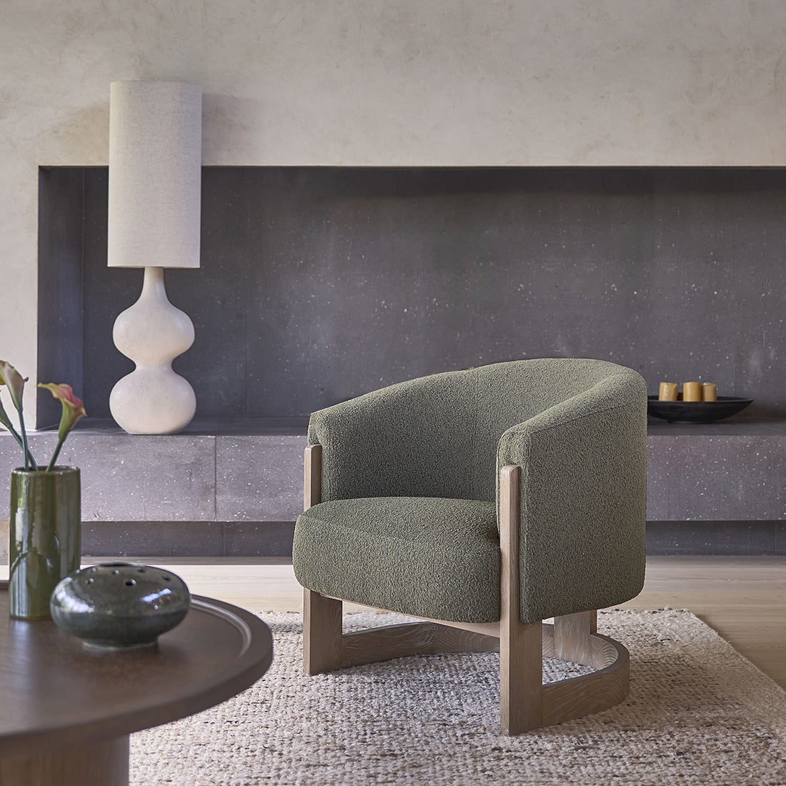 MALO - Fauteuil en chêne massif et tissu bouclette kaki