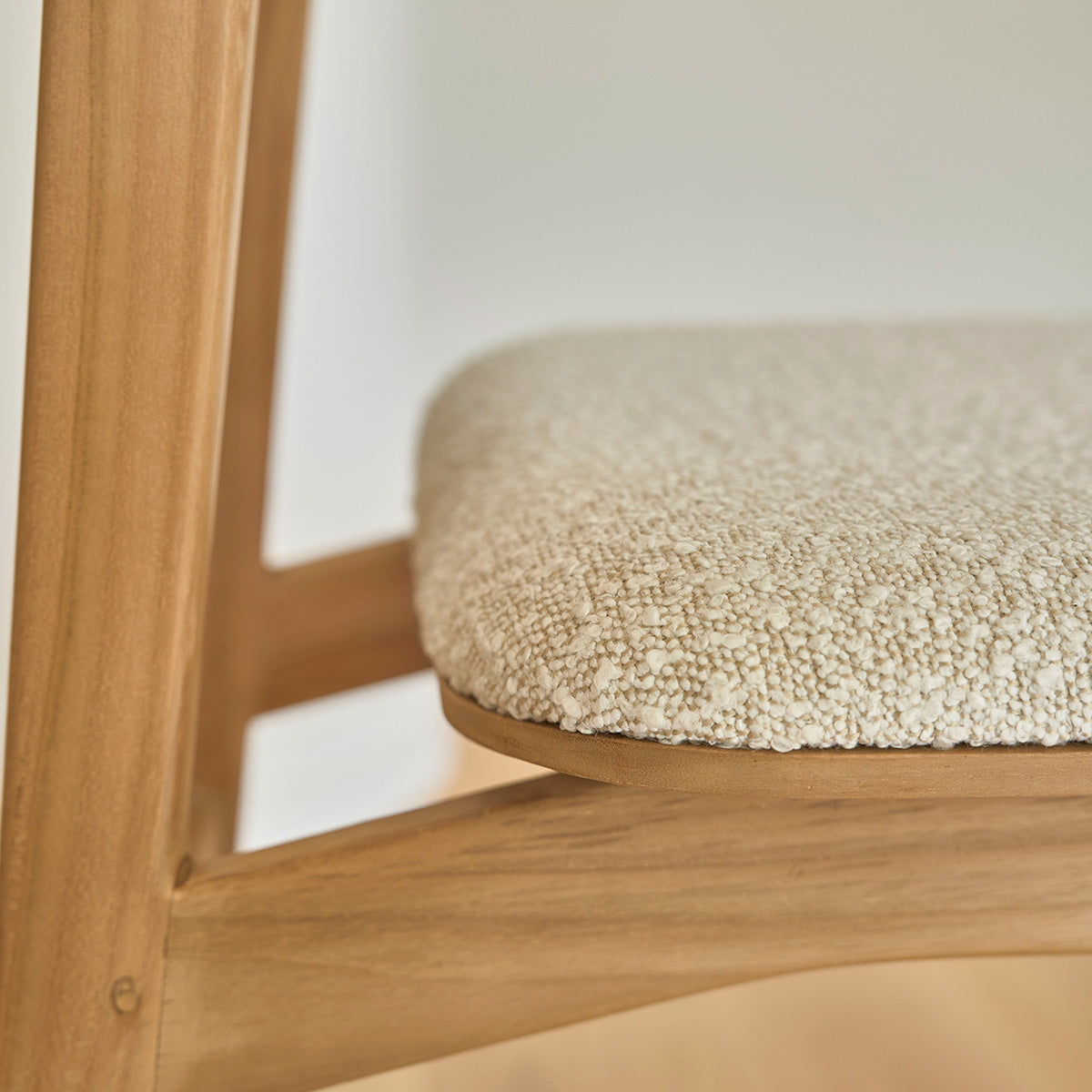 ADELE - Chaise en teck massif assise bouclette