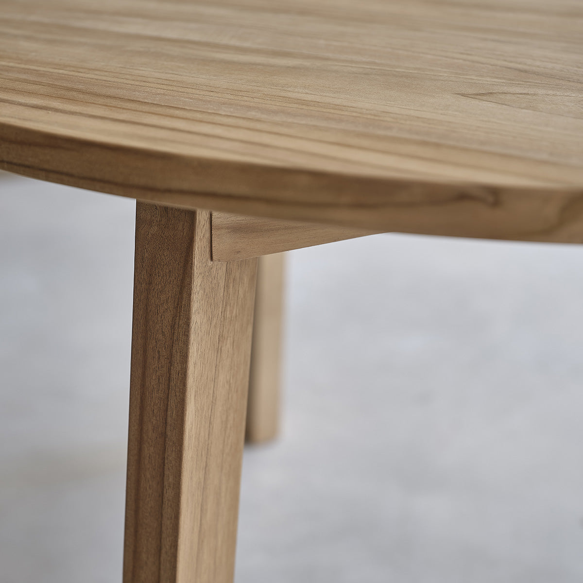 ALDO - Table en teck massif ronde 4 pers.
