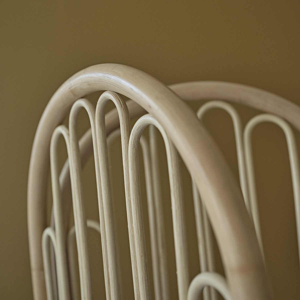 BOHO - Paravent en rotin ajouré