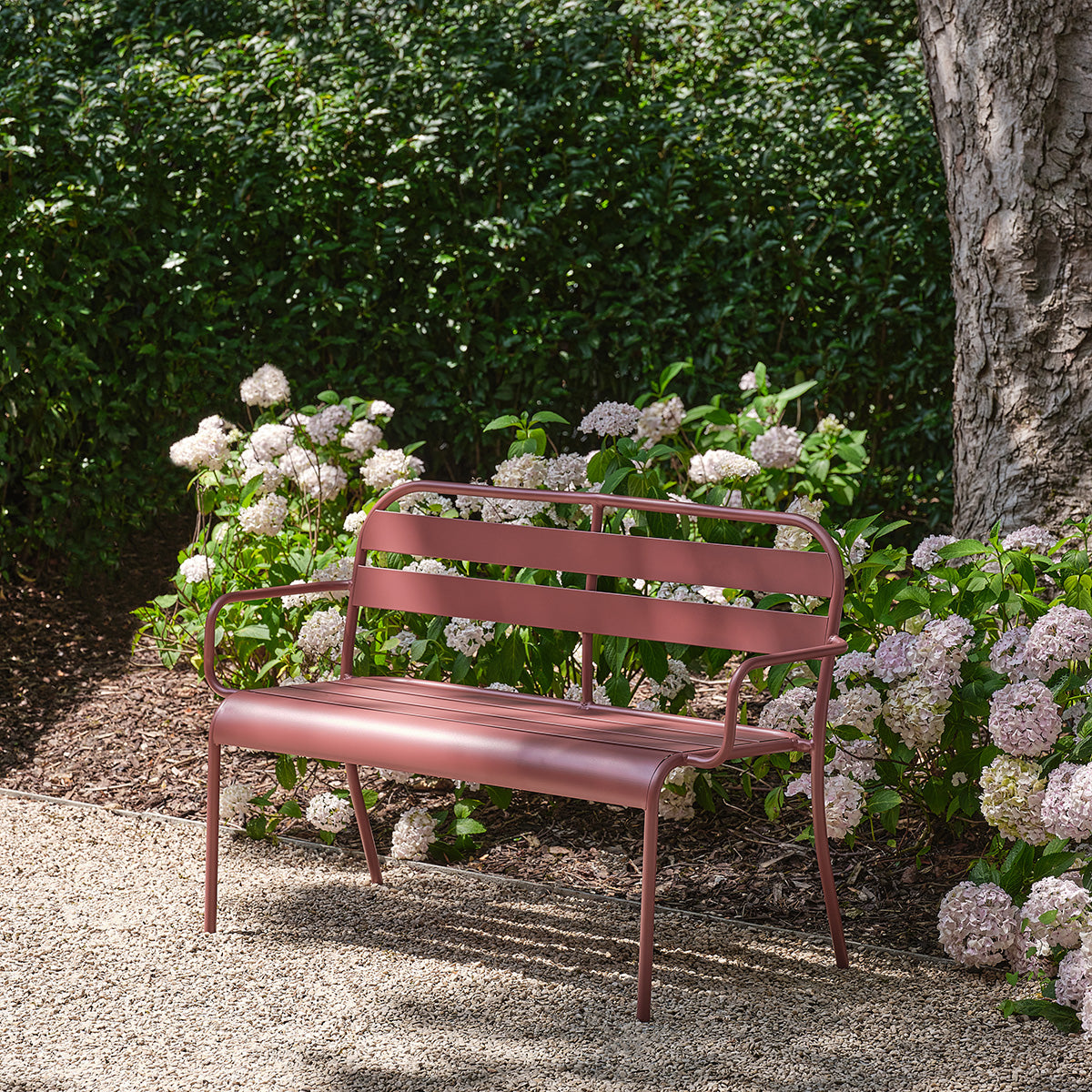 Banc en aluminium framboise 118 cm