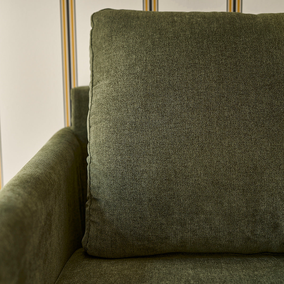 ONDINE - Canapé droit 3 places en bois massif et tissu velours vert mousse