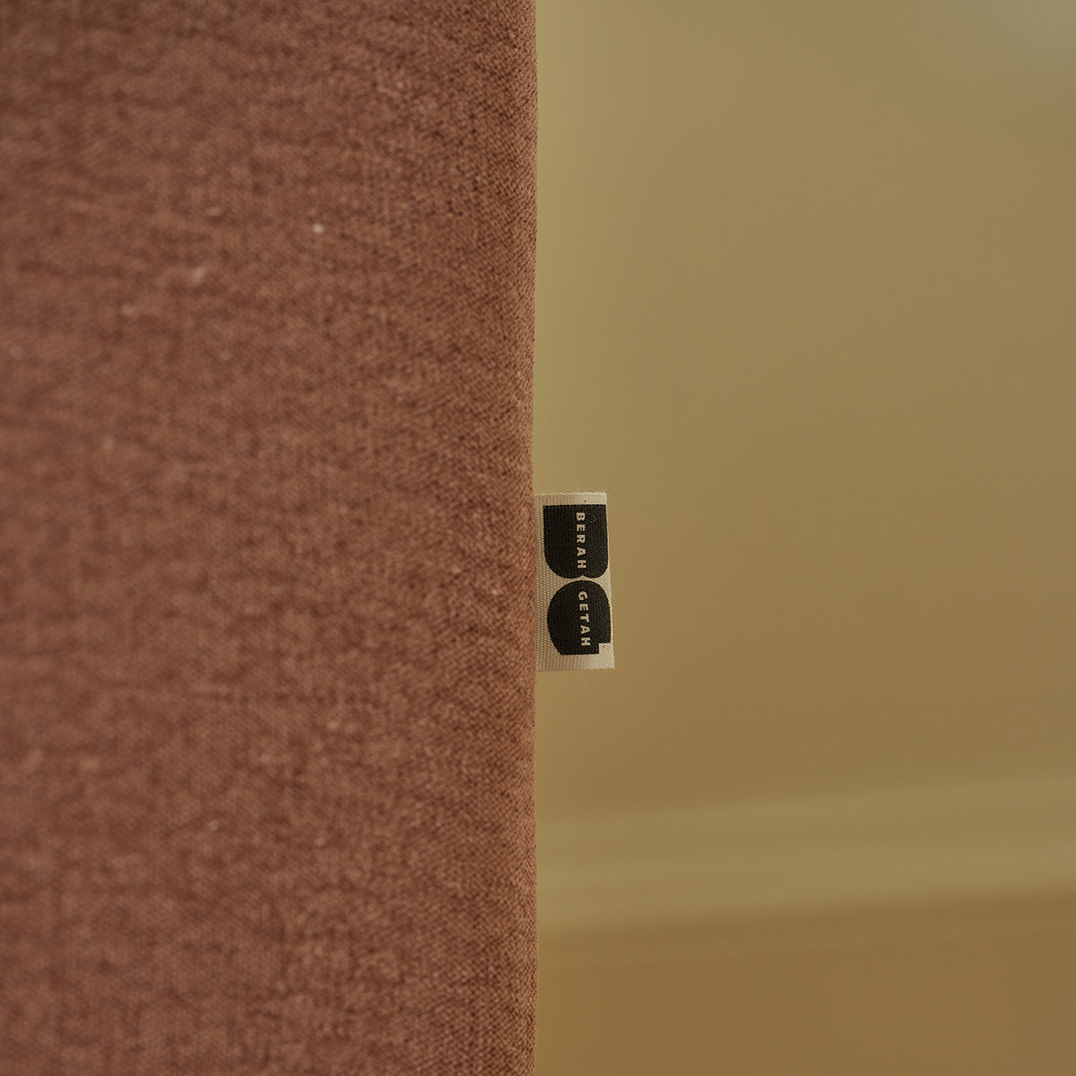 EDMOND - Canapé droit convertible 3 places en tissu effet lin terracotta