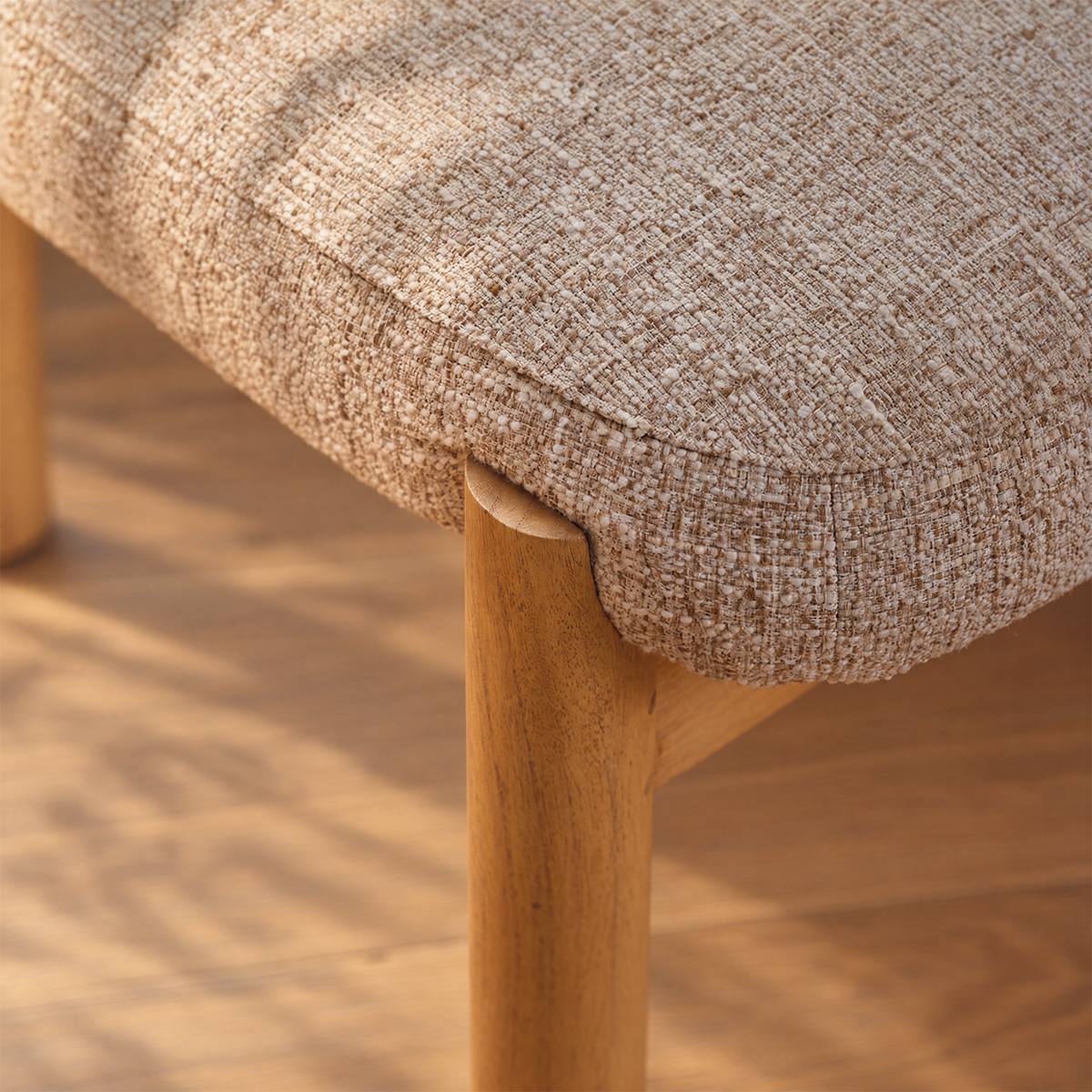 NEO - Lot de 2 chaises en mindi massif naturel et tissu beige chiné