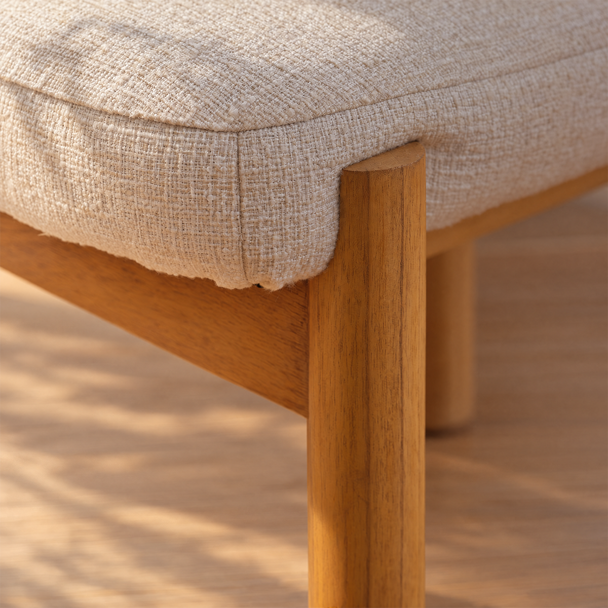 NEO - Lot de 2 chaises en mindi massif naturel et tissu texturé écru