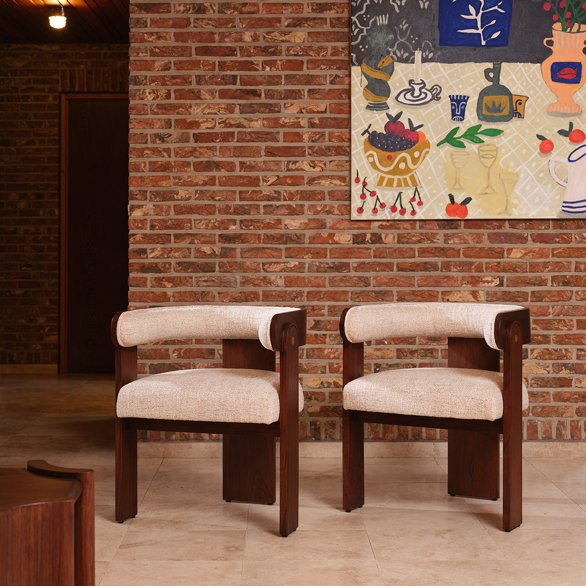 CHA0033-lot_de_2_chaises_en_mindi_massif_et_bouclette_ecrue-01.jpg