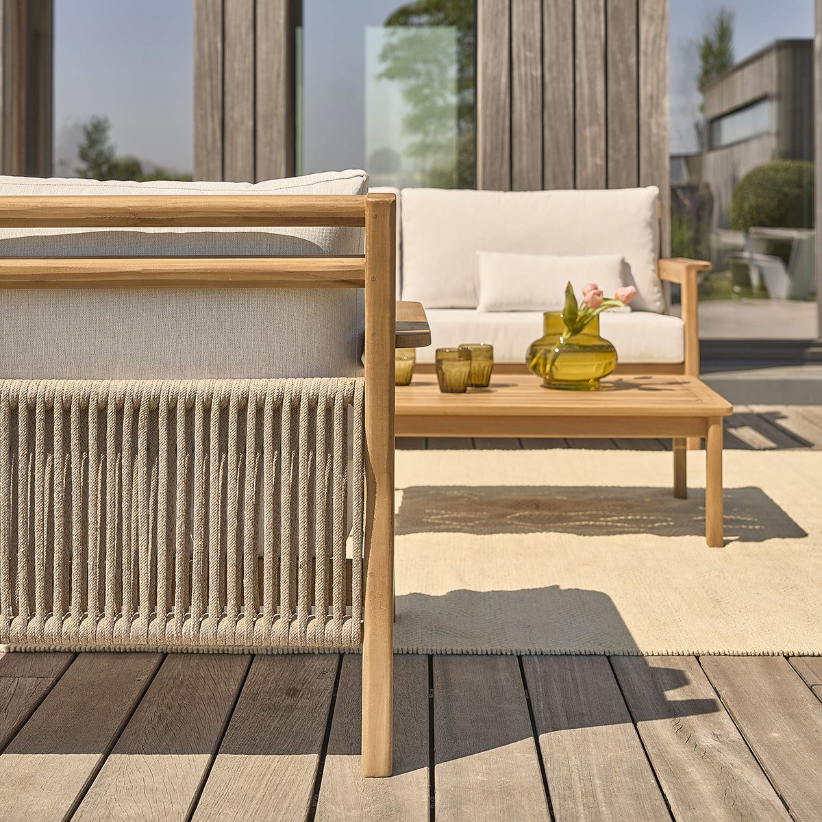 MAORA - Fauteuil de jardin en teck massif avec coussins