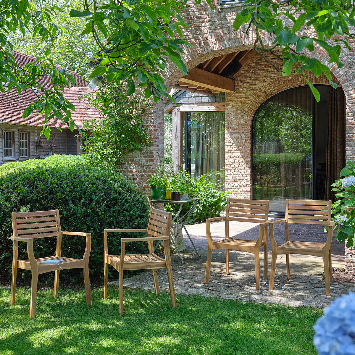 MILOS - Fauteuil de jardin en acacia massif huilé (lot de 4)