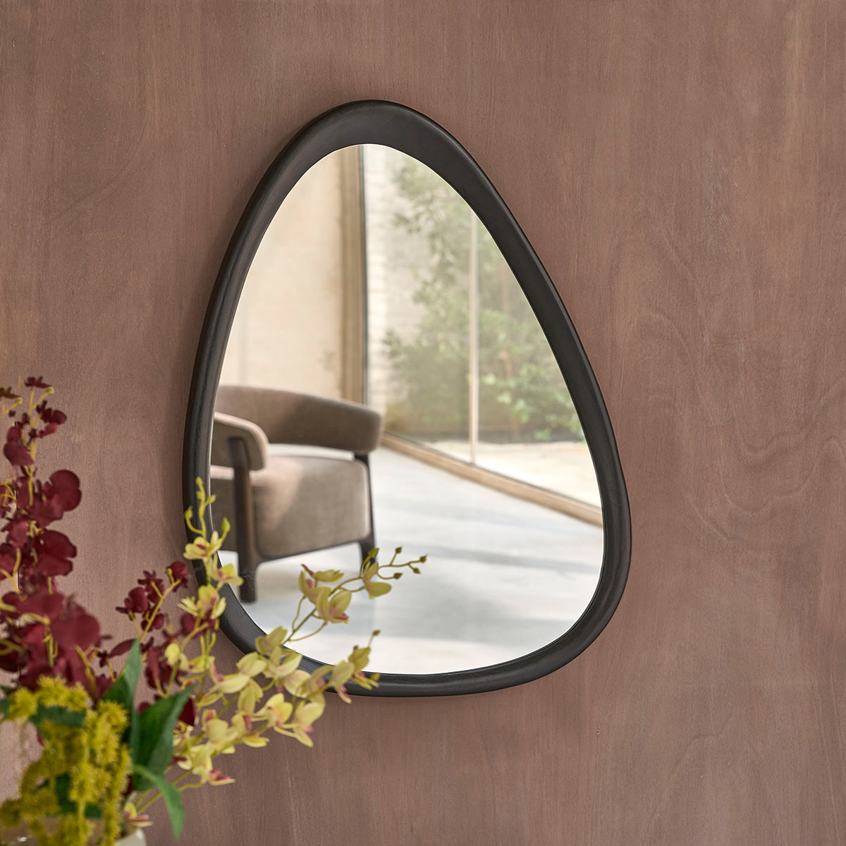 THELMA - Miroir organique en bois de mindi noir 75x60 cm