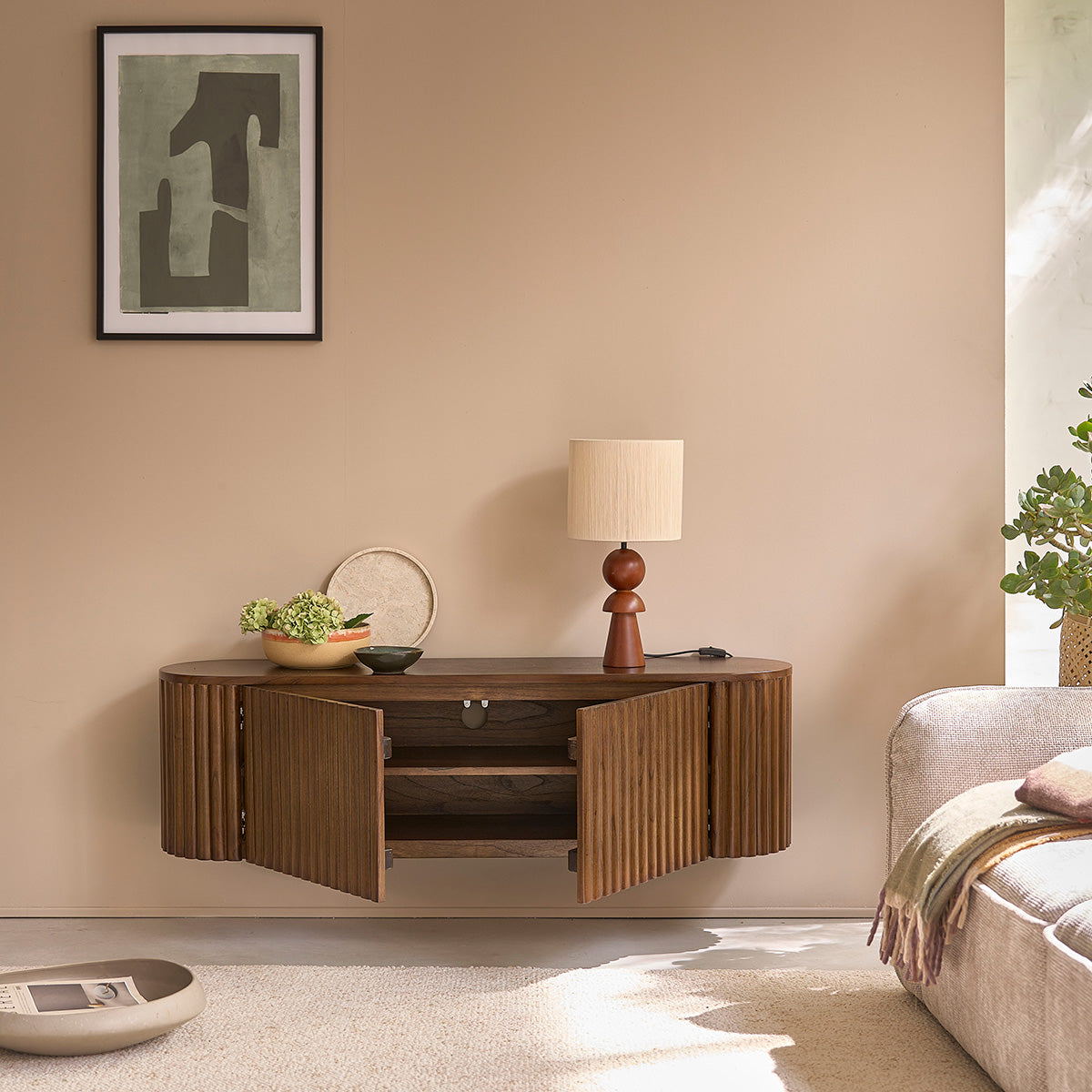 TRINIDAD - Meuble TV suspendu en bois de mindi finition noyer 140 cm