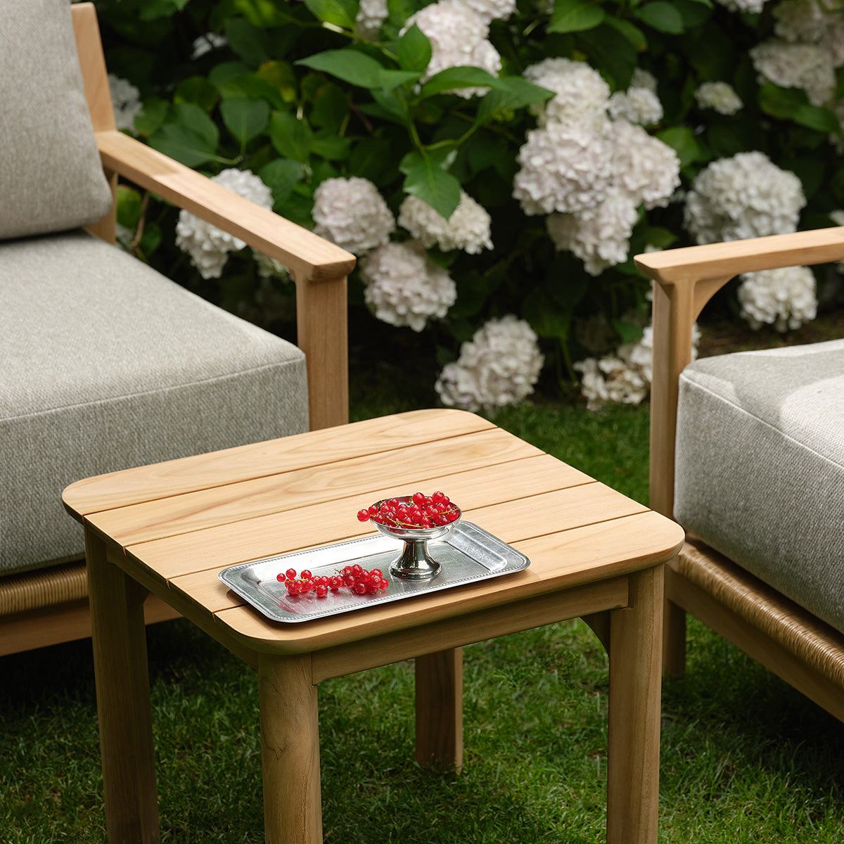 PIANA - Salon de jardin bas en teck massif avec coussins gris chiné 2 pers.