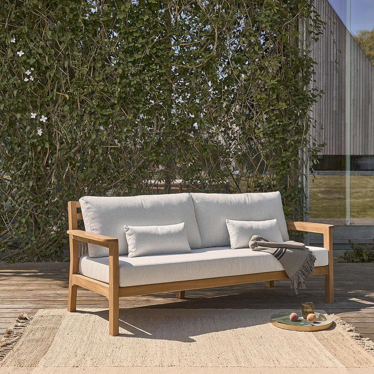 MAORA - Salon bas de jardin en teck massif avec coussins