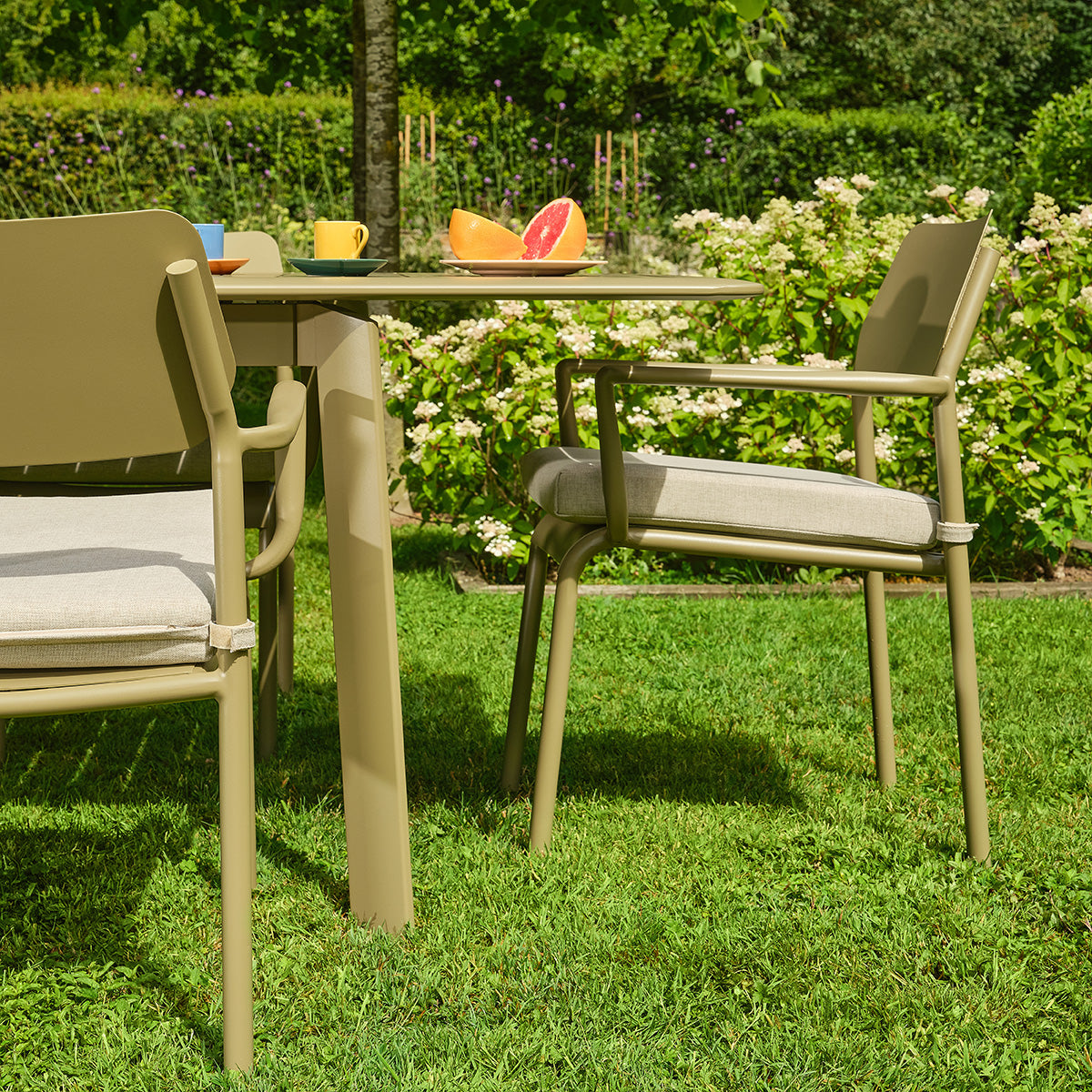 SARO - Salon de jardin en aluminium extensible kaki clair 6/10 pers.