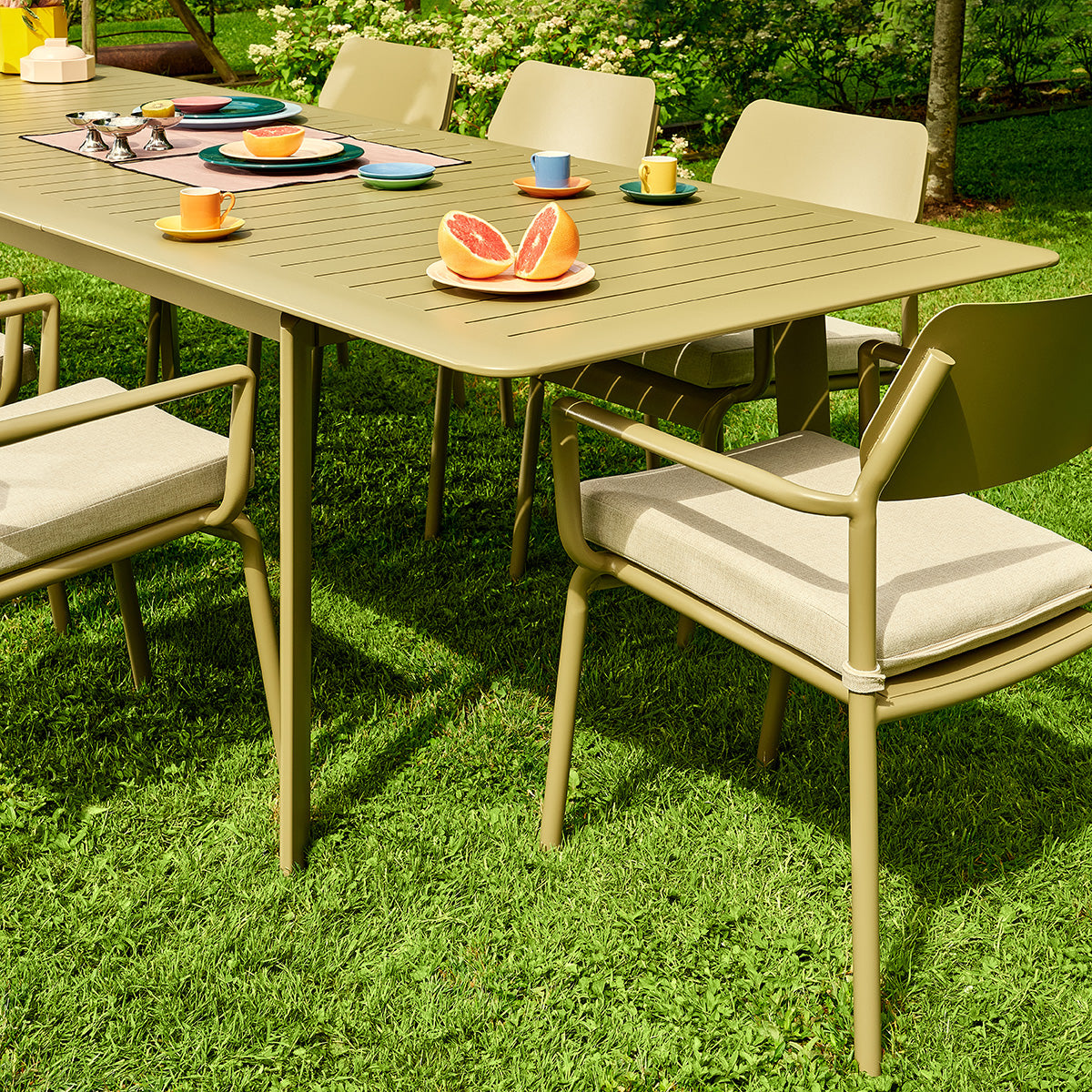SARO - Salon de jardin en aluminium extensible kaki clair 6/10 pers.