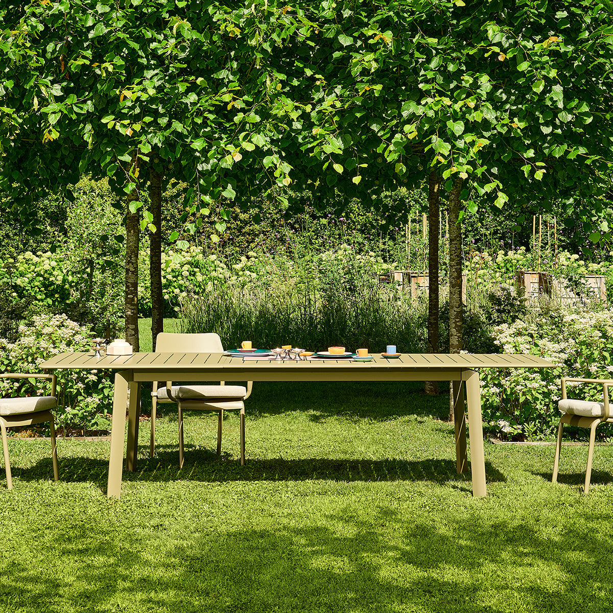 SARO - Salon de jardin en aluminium extensible kaki clair 6/10 pers.