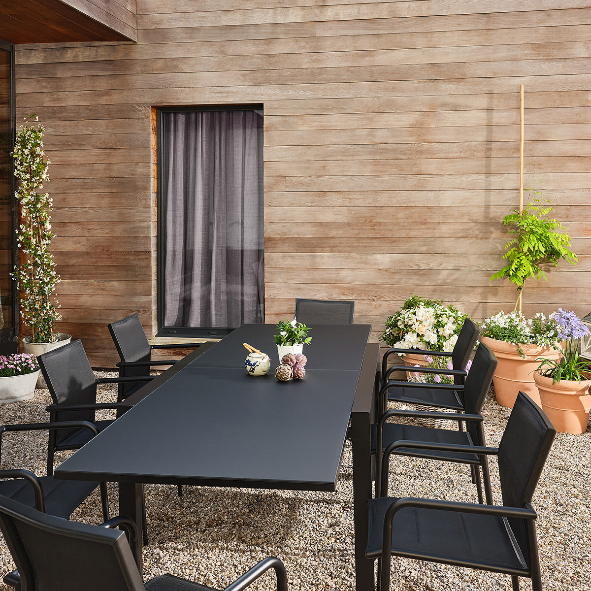BASALT - Salon de jardin en aluminium et textilène extensible noir 6/10 pers.