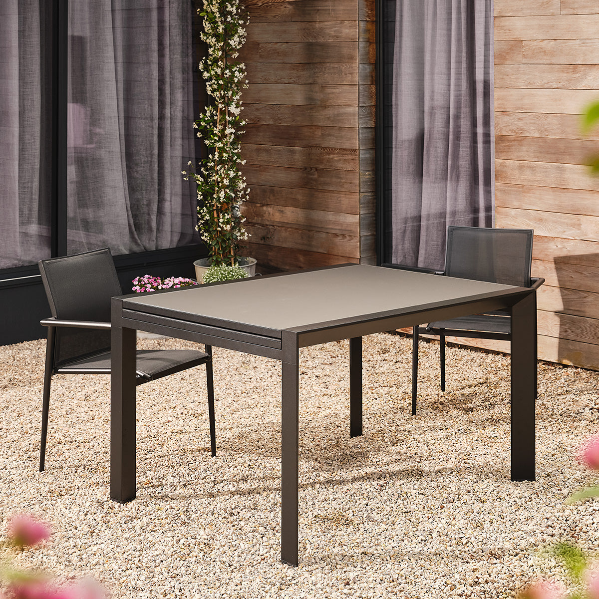 BASALT - Salon de jardin en aluminium et textilène extensible noir 6/10 pers.