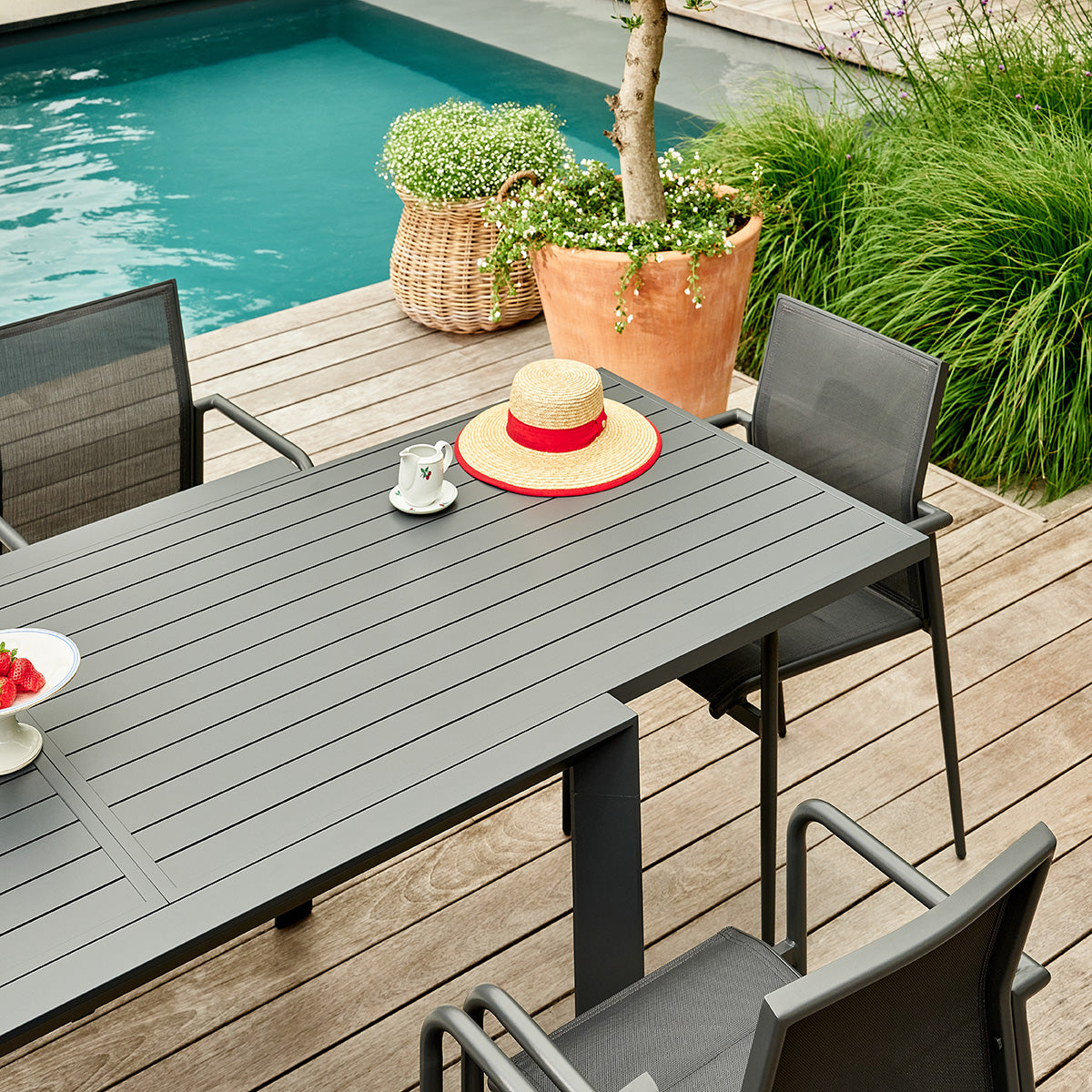BASALT - Salon de jardin en aluminium et textilène extensible gris 6/10 pers.